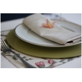 aluguel de sousplat para jantar temático