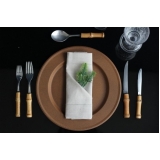 locação de sousplat em aço inox para jantar Mauá