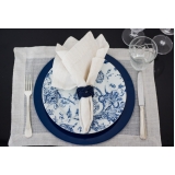 onde encontro aluguel de sousplat rústico para jantares Embu