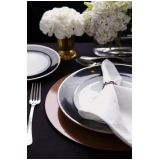 onde encontro locação de sousplat em mdf para casamento Belém