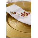 Sousplat em Cristal para Jantar Clássico